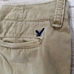 Men’s 36/32 American Eagle khaki pants.